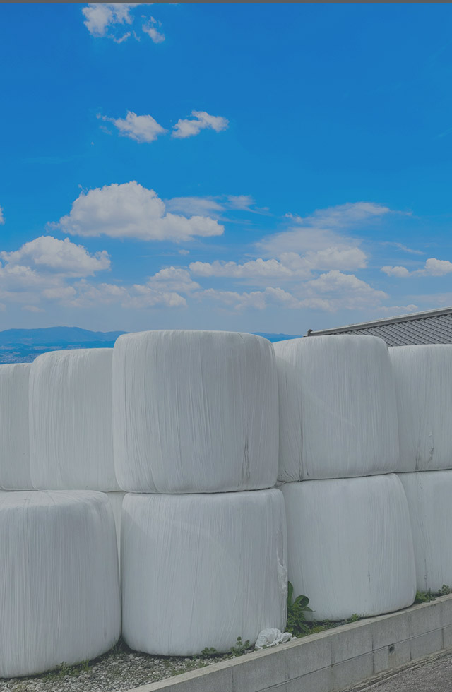 築上町産の上質な稲わらロールを販売しております。